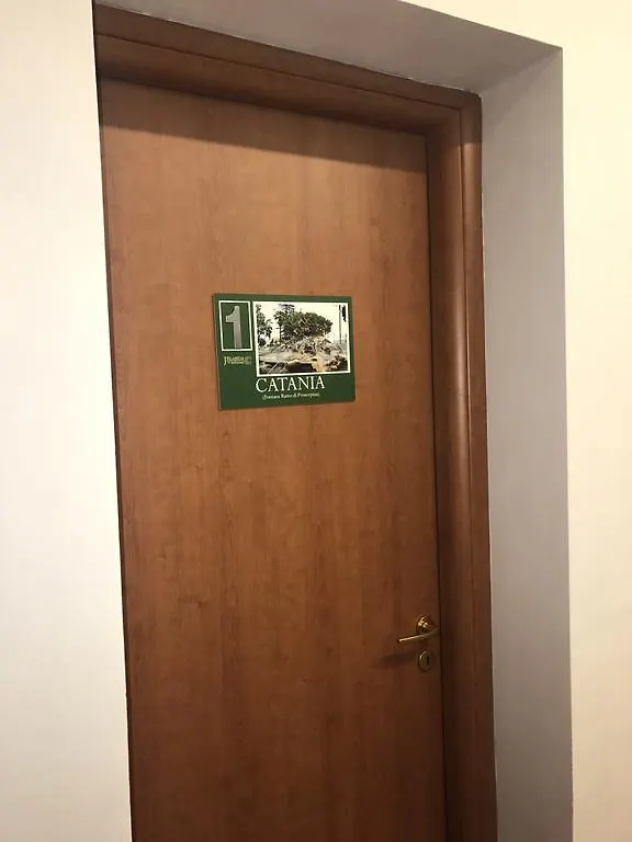 Locami Holiday&Rooms Jolanda Suite Catania 2*,